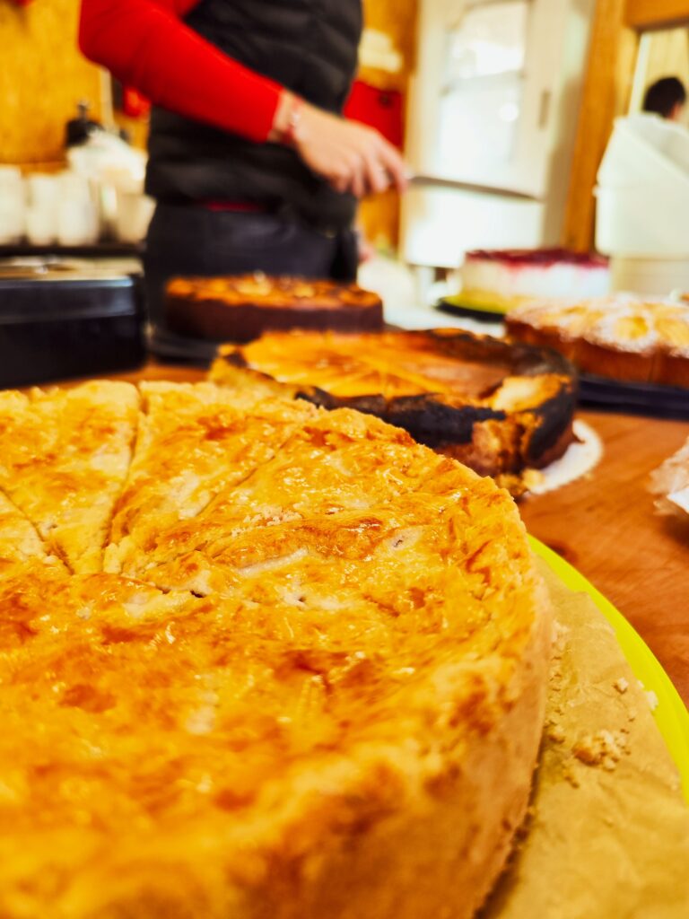 große Kuchenauswahl